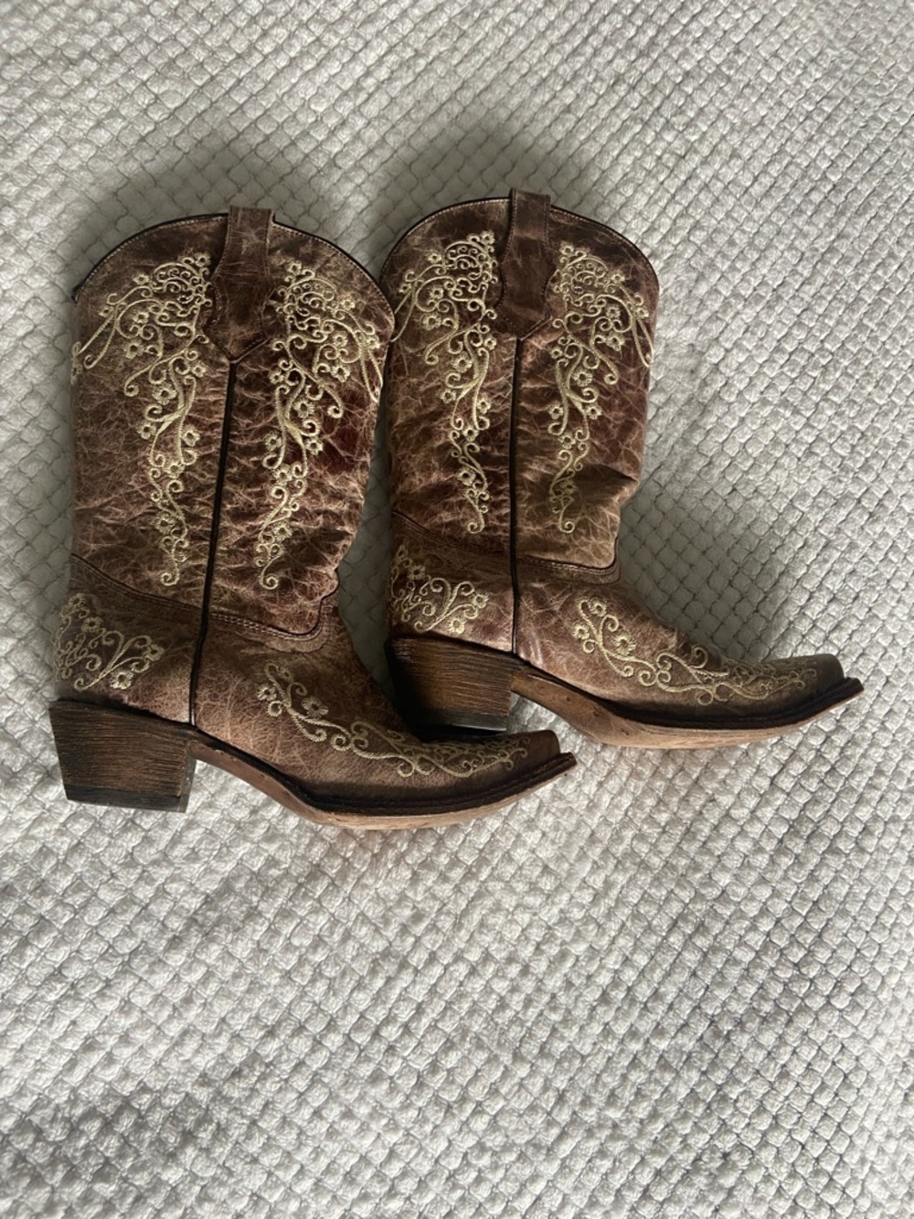 Brown Embroidered Western Cowboy Boots